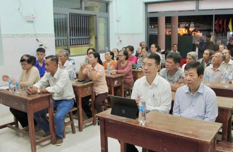 Cử tri phường Thành Nhất gửi gắm niềm tin vào đội ngũ đại biểu HĐND phường trong nhiệm kỳ mới